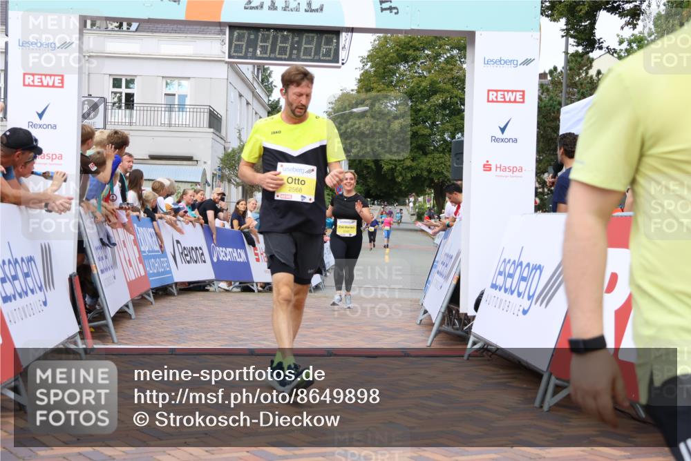 31.08.2025 - 21. Blankeneser Heldenlauf Strokosch-Dieckow http://msf.ph/oto/8649898 31.08.2025 10:41:00 Ziel 2026, 2025, 2568, 2142, 2141, 2300, 2172, 2673, 3678 meine-sportfotos.de
