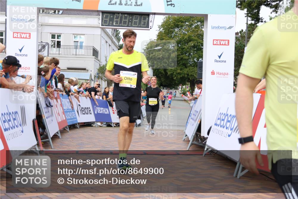 31.08.2025 - 21. Blankeneser Heldenlauf Strokosch-Dieckow http://msf.ph/oto/8649900 31.08.2025 10:40:59 Ziel 2026, 2025, 2568, 2233, 2142, 2141, 2300, 2172, 2672, 2673, 3678 meine-sportfotos.de