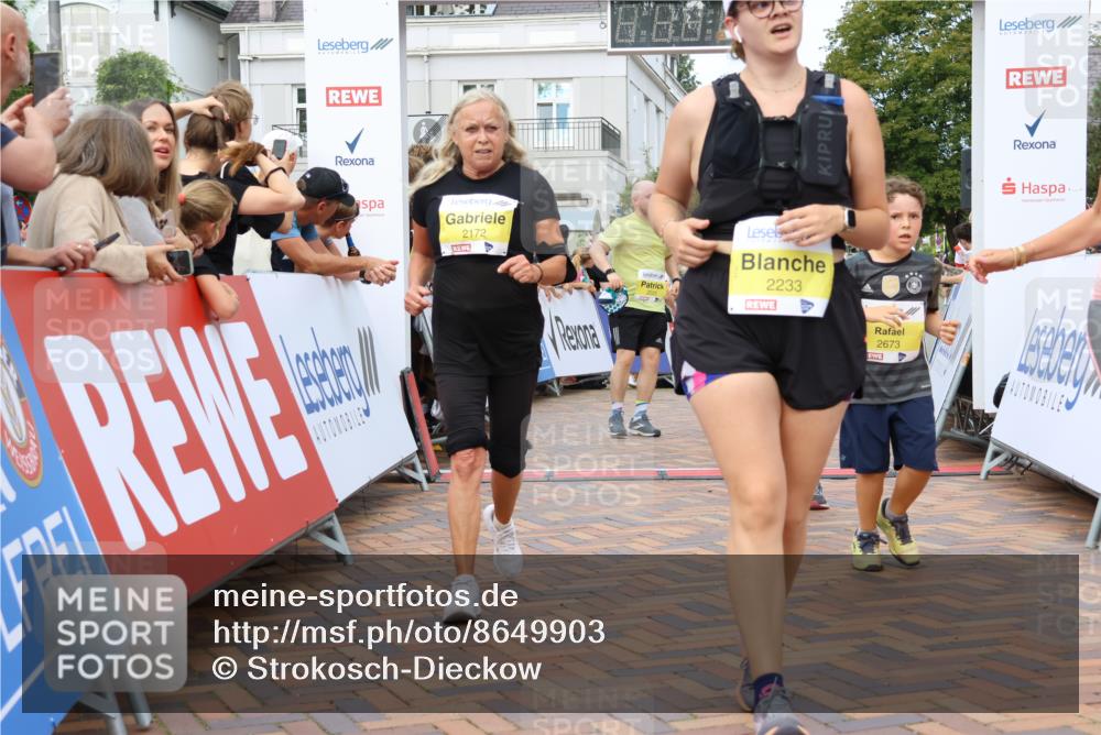 31.08.2025 - 21. Blankeneser Heldenlauf Strokosch-Dieckow http://msf.ph/oto/8649903 31.08.2025 10:40:54 Ziel 2026, 2025, 2211, 2326, 2568, 2233, 2300, 2172, 2672, 2673, 3432 meine-sportfotos.de