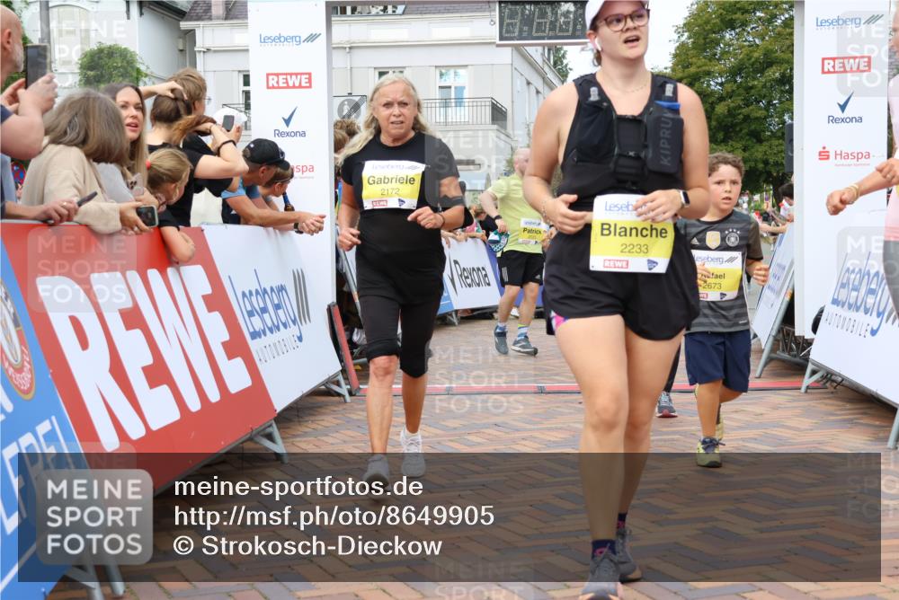 31.08.2025 - 21. Blankeneser Heldenlauf Strokosch-Dieckow http://msf.ph/oto/8649905 31.08.2025 10:40:54 Ziel 2026, 2025, 2211, 2326, 2568, 2233, 2300, 2172, 2672, 2673, 3432 meine-sportfotos.de