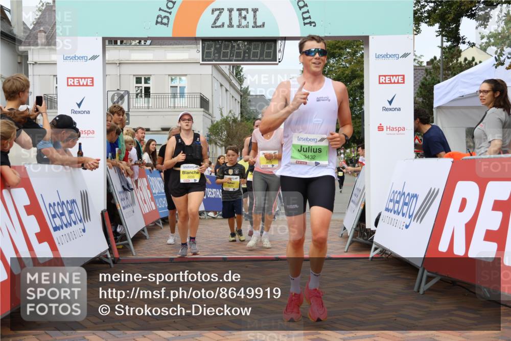 31.08.2025 - 21. Blankeneser Heldenlauf Strokosch-Dieckow http://msf.ph/oto/8649919 31.08.2025 10:40:51 Ziel 2026, 2025, 2211, 2326, 2233, 2300, 2172, 2672, 2673, 3432 meine-sportfotos.de