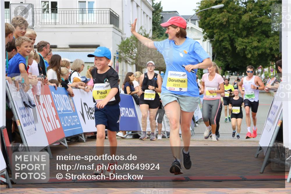 31.08.2025 - 21. Blankeneser Heldenlauf Strokosch-Dieckow http://msf.ph/oto/8649924 31.08.2025 10:40:47 Ziel 2149, 2211, 2326, 2233, 2672, 3432 meine-sportfotos.de