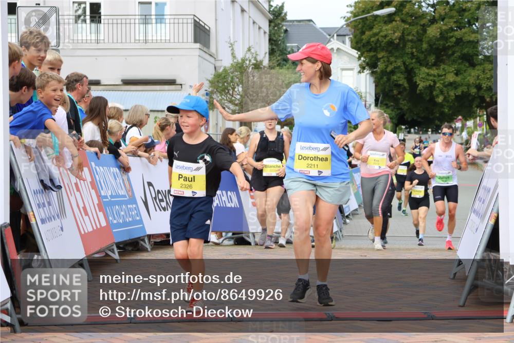 31.08.2025 - 21. Blankeneser Heldenlauf Strokosch-Dieckow http://msf.ph/oto/8649926 31.08.2025 10:40:47 Ziel 2149, 2211, 2326, 2233, 2672, 3432 meine-sportfotos.de
