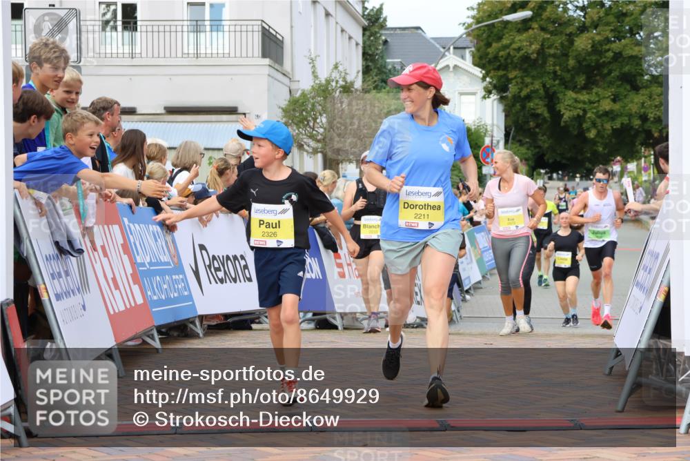 31.08.2025 - 21. Blankeneser Heldenlauf Strokosch-Dieckow http://msf.ph/oto/8649929 31.08.2025 10:40:47 Ziel 2149, 2211, 2326, 2233, 2672, 3432 meine-sportfotos.de