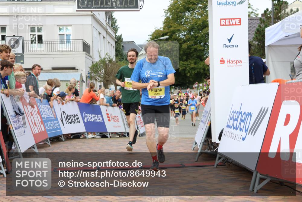31.08.2025 - 21. Blankeneser Heldenlauf Strokosch-Dieckow http://msf.ph/oto/8649943 31.08.2025 10:40:38 Ziel 2149, 2610 meine-sportfotos.de