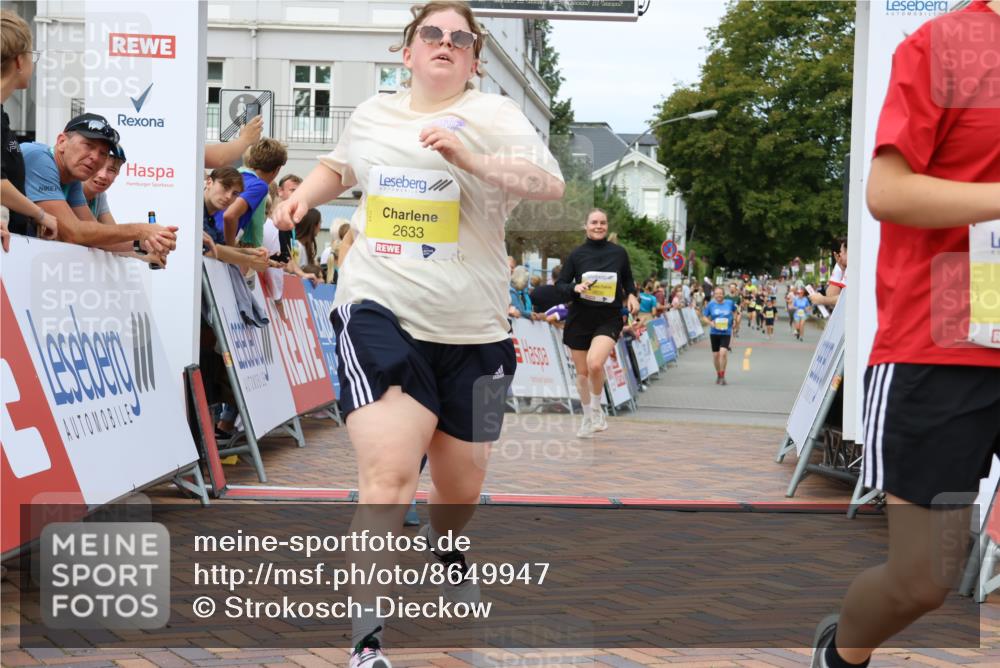 31.08.2025 - 21. Blankeneser Heldenlauf Strokosch-Dieckow http://msf.ph/oto/8649947 31.08.2025 10:40:26 Ziel 2660, 2633, 2632, 2482, 2598, 2596 meine-sportfotos.de