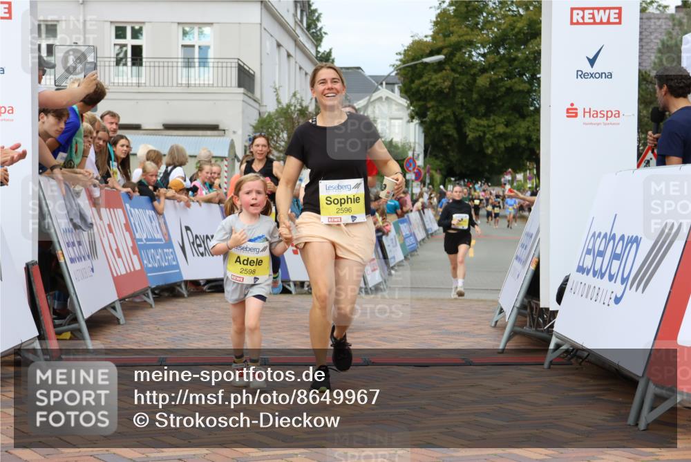 31.08.2025 - 21. Blankeneser Heldenlauf Strokosch-Dieckow http://msf.ph/oto/8649967 31.08.2025 10:40:23 Ziel 2064, 2066, 2660, 2633, 2632, 2482, 2598, 2596 meine-sportfotos.de