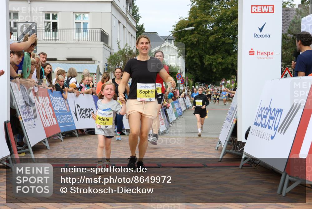 31.08.2025 - 21. Blankeneser Heldenlauf Strokosch-Dieckow http://msf.ph/oto/8649972 31.08.2025 10:40:23 Ziel 2064, 2066, 2660, 2633, 2632, 2482, 2598, 2596 meine-sportfotos.de