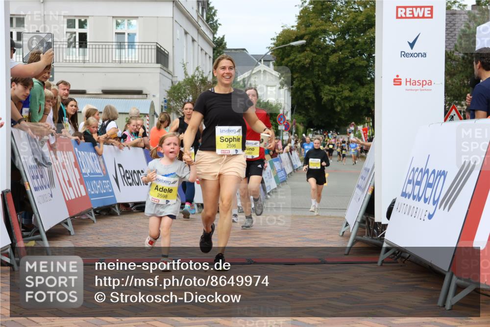 31.08.2025 - 21. Blankeneser Heldenlauf Strokosch-Dieckow http://msf.ph/oto/8649974 31.08.2025 10:40:23 Ziel 2064, 2066, 2660, 2633, 2632, 2482, 2598, 2596 meine-sportfotos.de