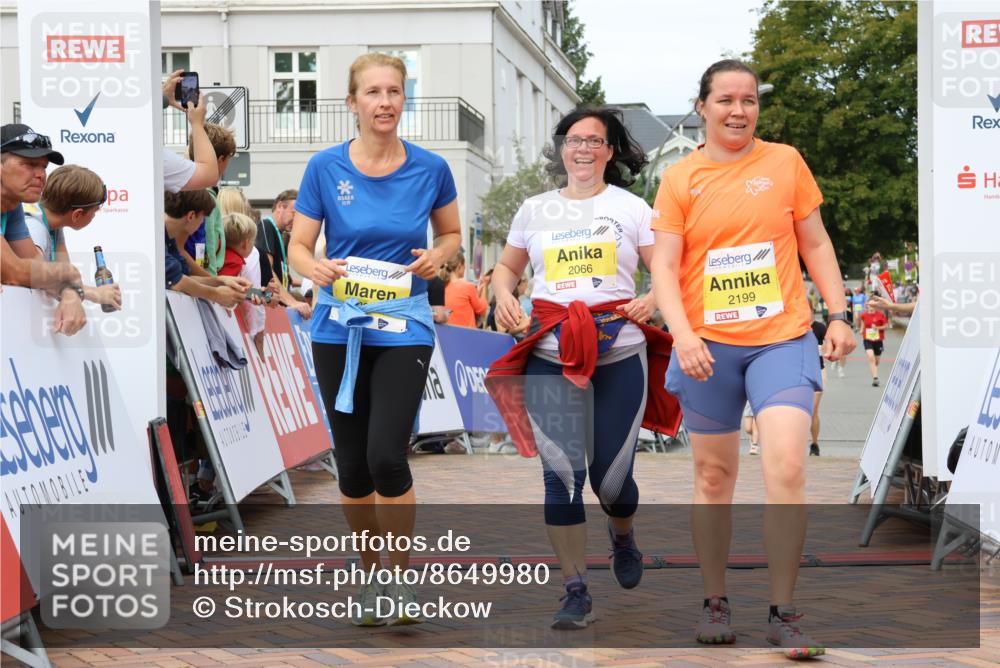 31.08.2025 - 21. Blankeneser Heldenlauf Strokosch-Dieckow http://msf.ph/oto/8649980 31.08.2025 10:40:16 Ziel 2064, 2066, 2199, 2062 meine-sportfotos.de