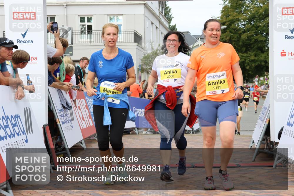 31.08.2025 - 21. Blankeneser Heldenlauf Strokosch-Dieckow http://msf.ph/oto/8649981 31.08.2025 10:40:16 Ziel 2064, 2066, 2199, 2062 meine-sportfotos.de