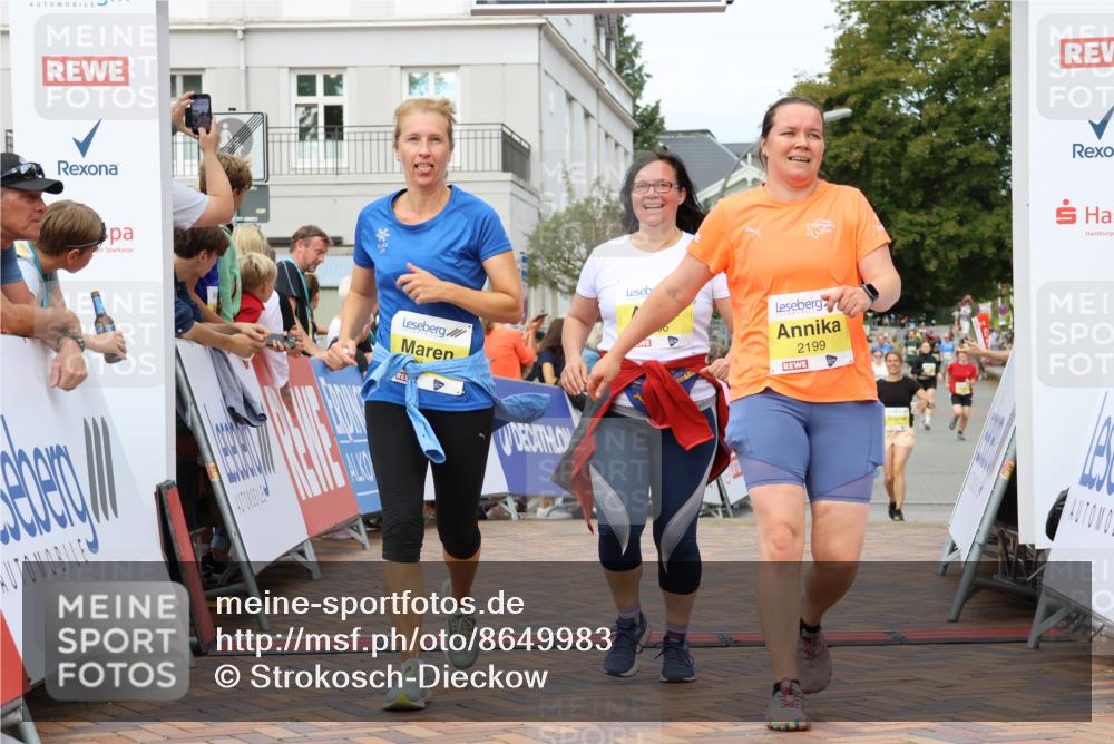 31.08.2025 - 21. Blankeneser Heldenlauf Strokosch-Dieckow http://msf.ph/oto/8649983 31.08.2025 10:40:16 Ziel 2064, 2066, 2199, 2062 meine-sportfotos.de