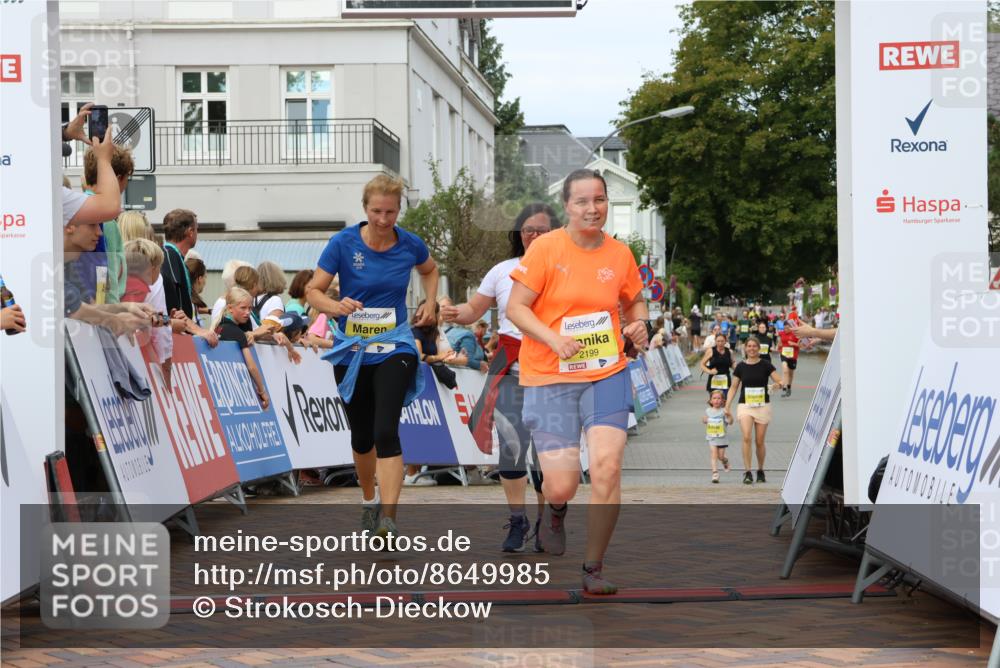 31.08.2025 - 21. Blankeneser Heldenlauf Strokosch-Dieckow http://msf.ph/oto/8649985 31.08.2025 10:40:14 Ziel 2064, 2066, 2199, 2062 meine-sportfotos.de