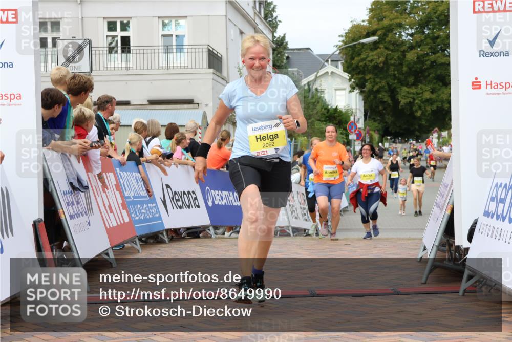 31.08.2025 - 21. Blankeneser Heldenlauf Strokosch-Dieckow http://msf.ph/oto/8649990 31.08.2025 10:40:11 Ziel 2064, 2066, 2199, 2062 meine-sportfotos.de