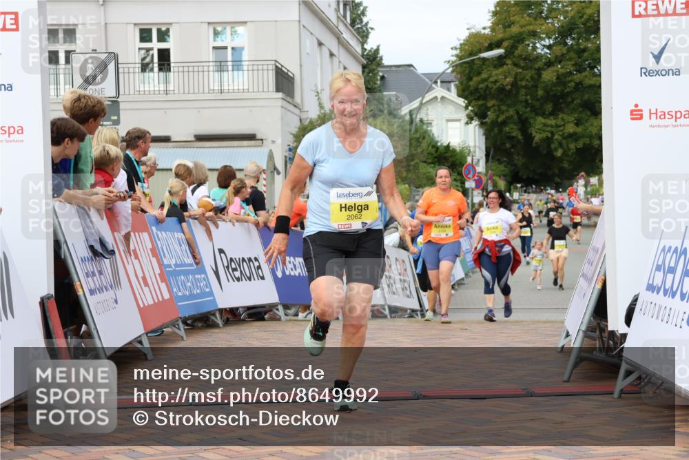 31.08.2025 - 21. Blankeneser Heldenlauf Strokosch-Dieckow http://msf.ph/oto/8649992 31.08.2025 10:40:11 Ziel 2064, 2066, 2199, 2062 meine-sportfotos.de