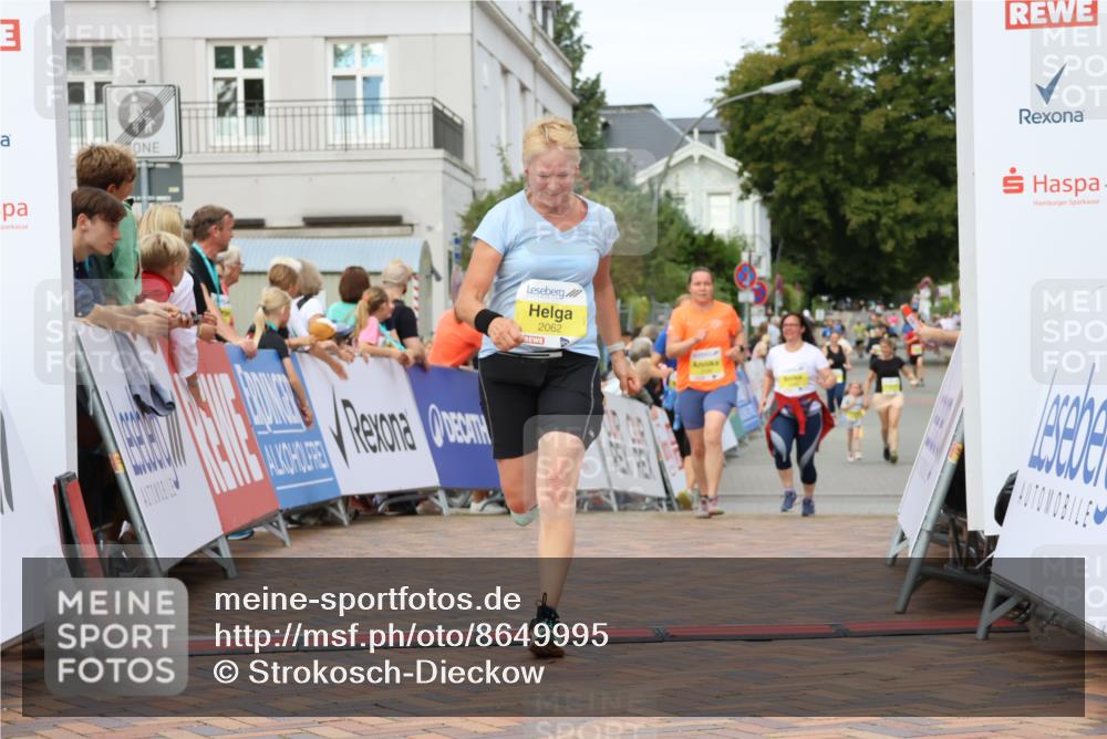 31.08.2025 - 21. Blankeneser Heldenlauf Strokosch-Dieckow http://msf.ph/oto/8649995 31.08.2025 10:40:10 Ziel 2574, 2575, 2199, 2062 meine-sportfotos.de