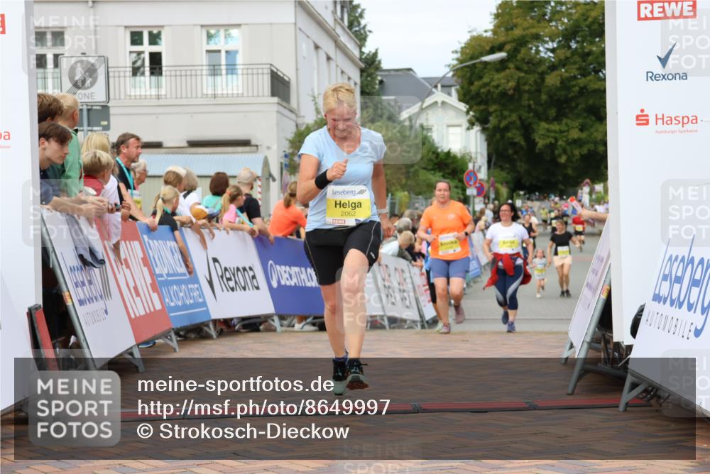 31.08.2025 - 21. Blankeneser Heldenlauf Strokosch-Dieckow http://msf.ph/oto/8649997 31.08.2025 10:40:10 Ziel 2574, 2575, 2199, 2062 meine-sportfotos.de