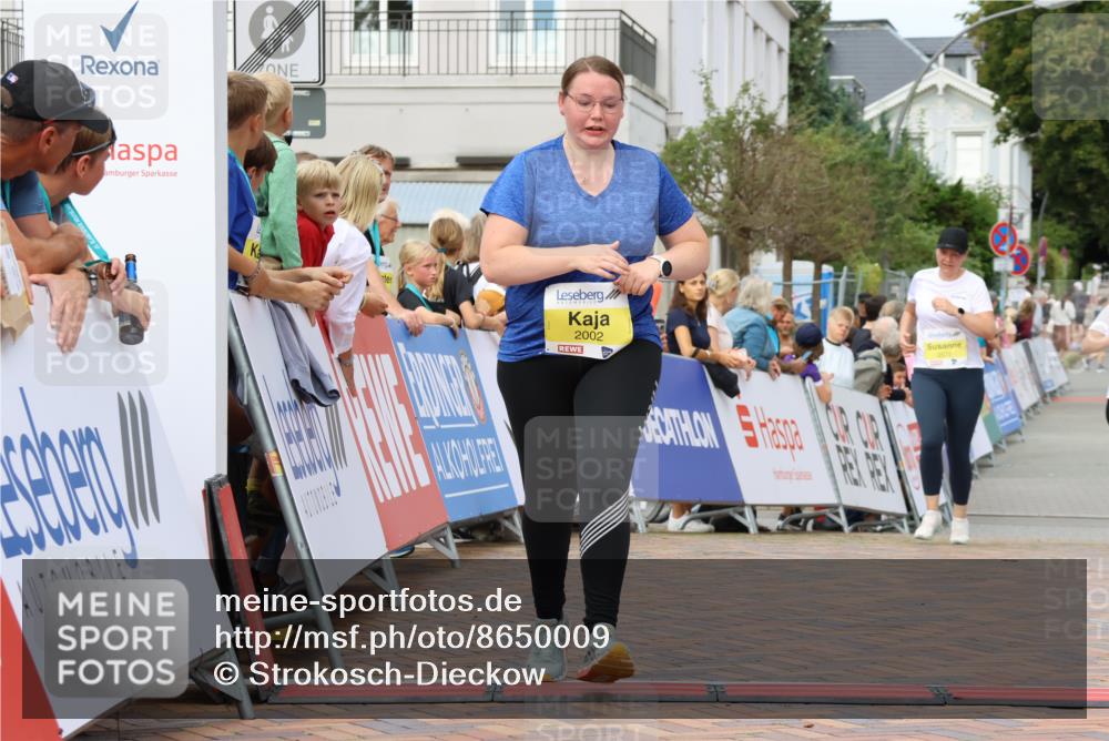 31.08.2025 - 21. Blankeneser Heldenlauf Strokosch-Dieckow http://msf.ph/oto/8650009 31.08.2025 10:39:58 Ziel 2573, 2574, 2575, 2002 meine-sportfotos.de