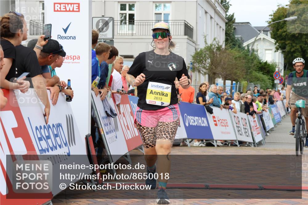 31.08.2025 - 21. Blankeneser Heldenlauf Strokosch-Dieckow http://msf.ph/oto/8650018 31.08.2025 10:39:39 Ziel 2569, 2613, 2368, 3544 meine-sportfotos.de