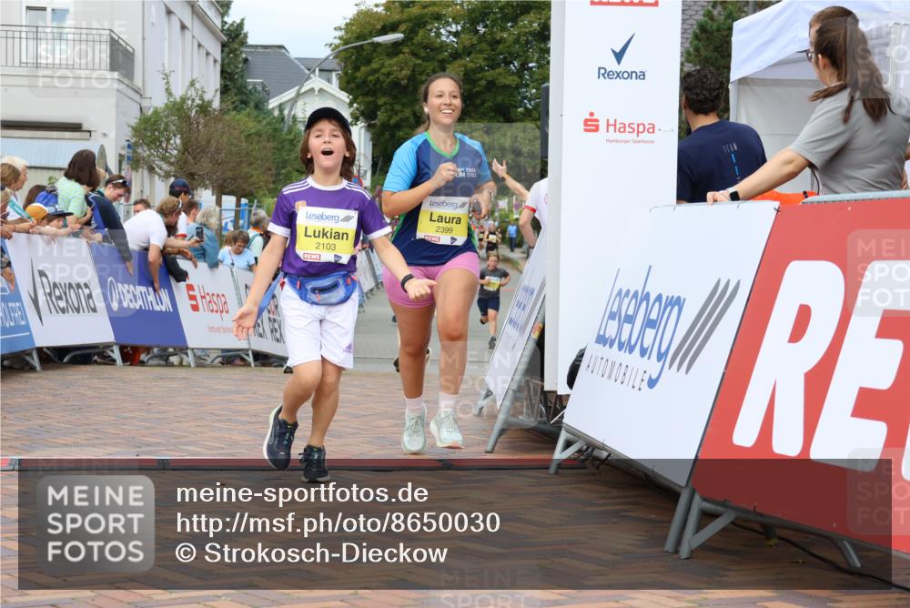 31.08.2025 - 21. Blankeneser Heldenlauf Strokosch-Dieckow http://msf.ph/oto/8650030 31.08.2025 10:31:17 Ziel 2437, 2324, 2551, 2121, 2307, 2649, 2647, 2399, 2103 meine-sportfotos.de