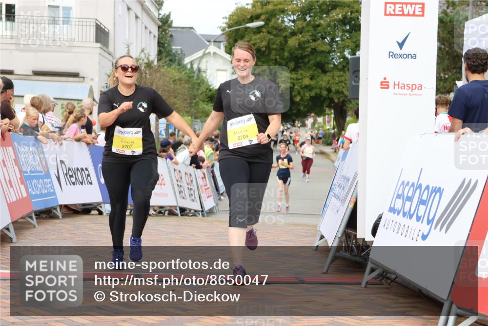 31.08.2025 - 21. Blankeneser Heldenlauf Strokosch-Dieckow http://msf.ph/oto/8650047 31.08.2025 10:39:21 Ziel 2224, 2704, 2707, 2747 meine-sportfotos.de