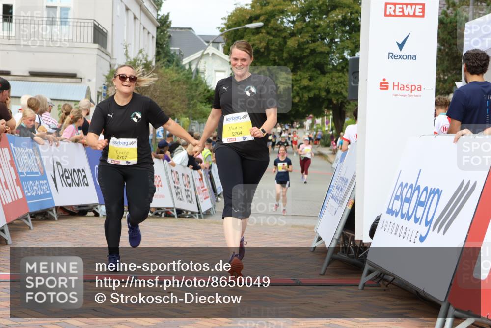 31.08.2025 - 21. Blankeneser Heldenlauf Strokosch-Dieckow http://msf.ph/oto/8650049 31.08.2025 10:39:21 Ziel 2224, 2704, 2707, 2747 meine-sportfotos.de