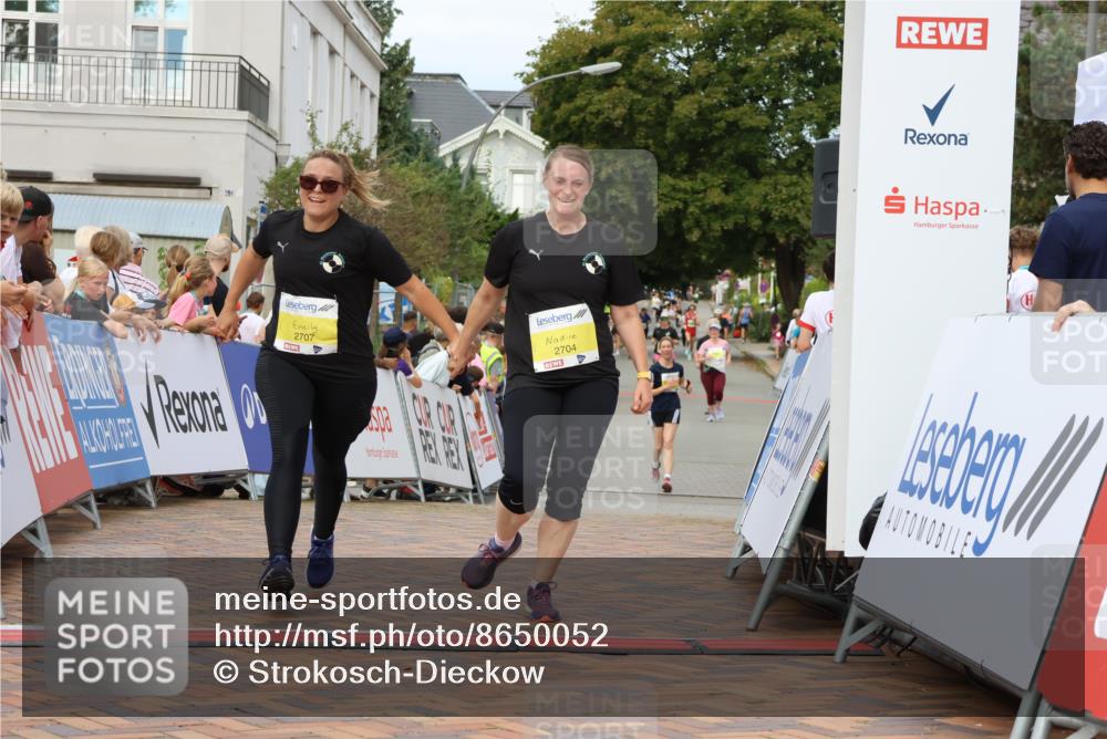 31.08.2025 - 21. Blankeneser Heldenlauf Strokosch-Dieckow http://msf.ph/oto/8650052 31.08.2025 10:39:21 Ziel 2224, 2704, 2707, 2747 meine-sportfotos.de