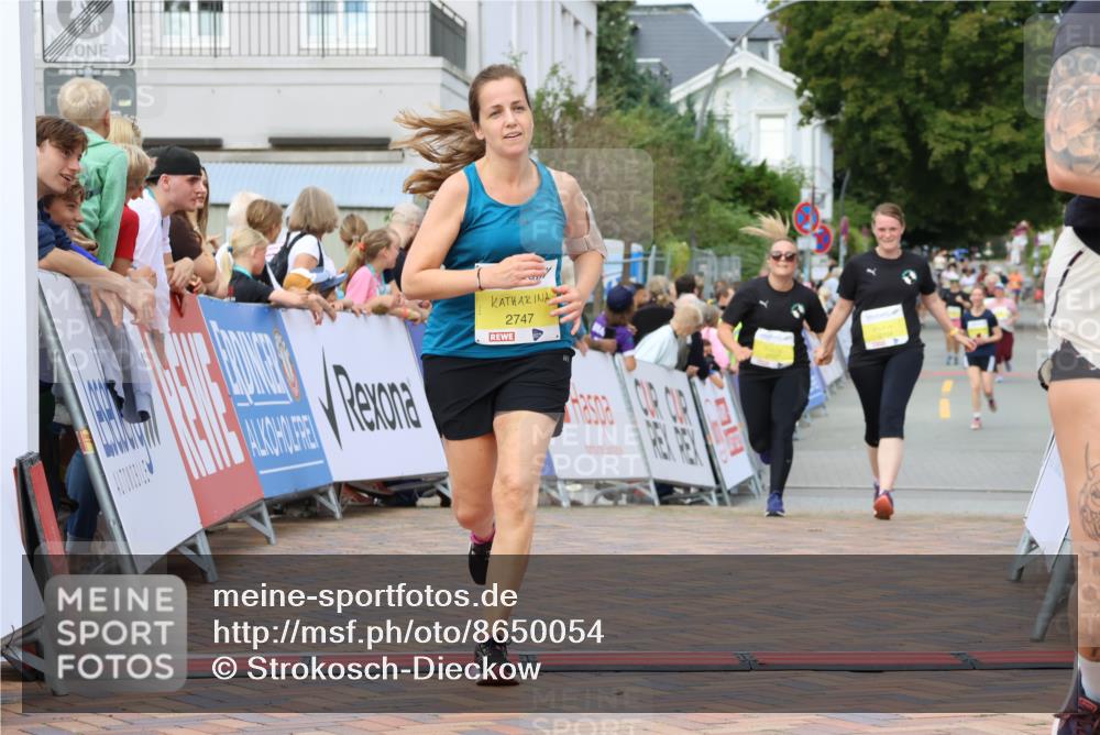 31.08.2025 - 21. Blankeneser Heldenlauf Strokosch-Dieckow http://msf.ph/oto/8650054 31.08.2025 10:39:18 Ziel 2137, 2224, 2704, 2707, 2189, 2747 meine-sportfotos.de