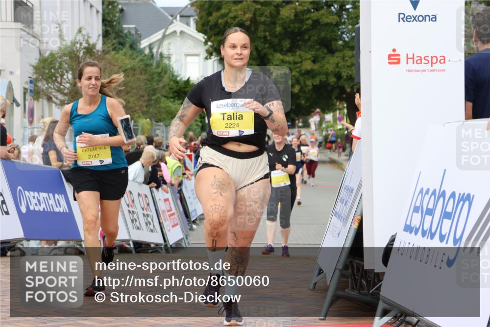 31.08.2025 - 21. Blankeneser Heldenlauf Strokosch-Dieckow http://msf.ph/oto/8650060 31.08.2025 10:39:16 Ziel 2137, 2224, 2704, 2189, 2747 meine-sportfotos.de