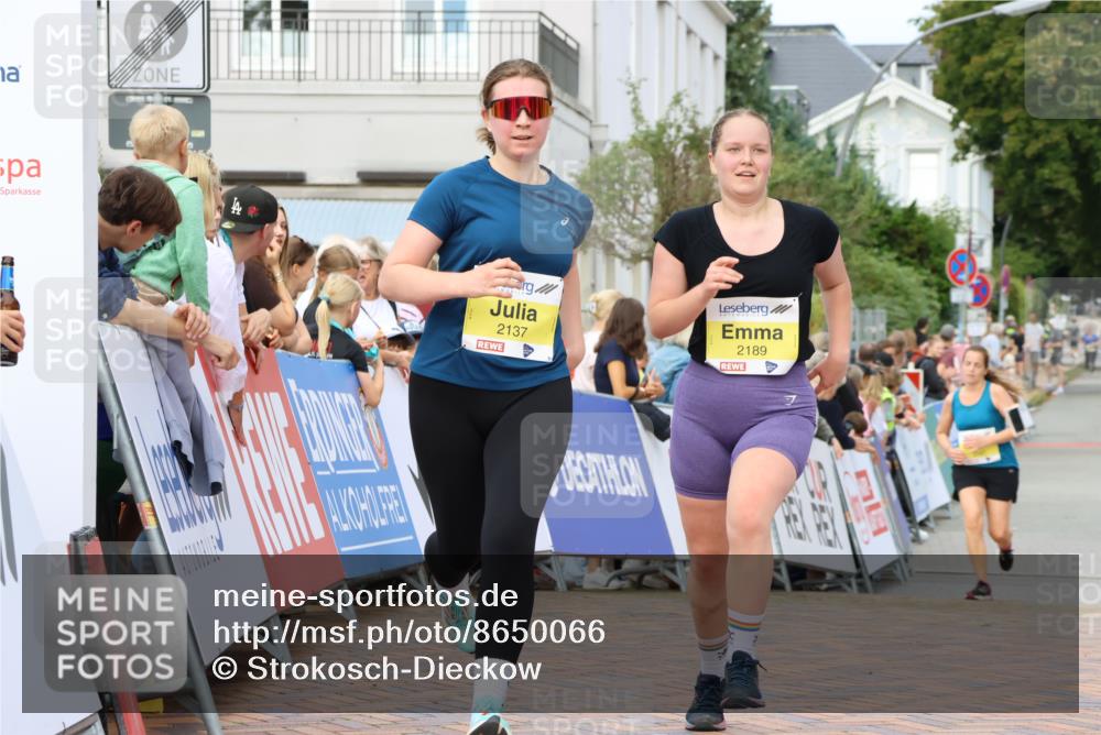 31.08.2025 - 21. Blankeneser Heldenlauf Strokosch-Dieckow http://msf.ph/oto/8650066 31.08.2025 10:39:12 Ziel 2137, 2224, 2189 meine-sportfotos.de
