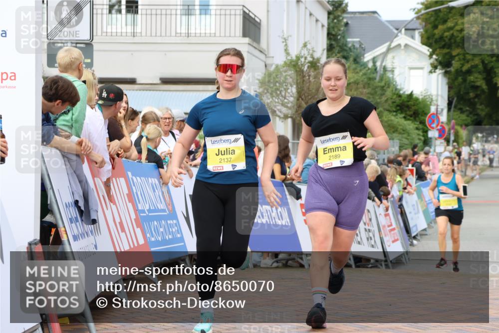 31.08.2025 - 21. Blankeneser Heldenlauf Strokosch-Dieckow http://msf.ph/oto/8650070 31.08.2025 10:39:12 Ziel 2137, 2224, 2189 meine-sportfotos.de