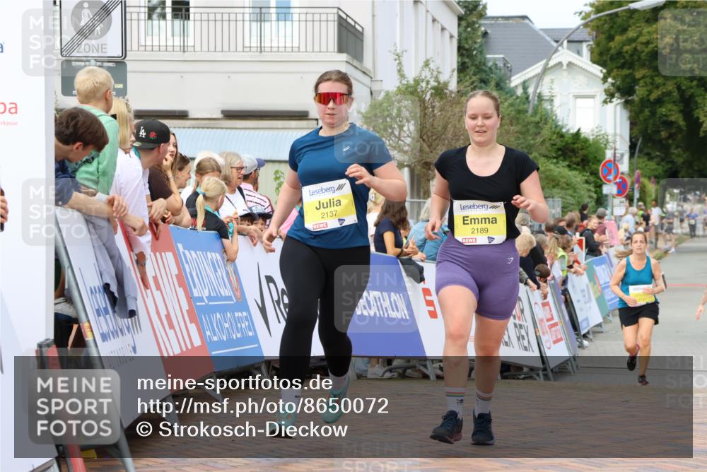 31.08.2025 - 21. Blankeneser Heldenlauf Strokosch-Dieckow http://msf.ph/oto/8650072 31.08.2025 10:39:12 Ziel 2137, 2224, 2189 meine-sportfotos.de