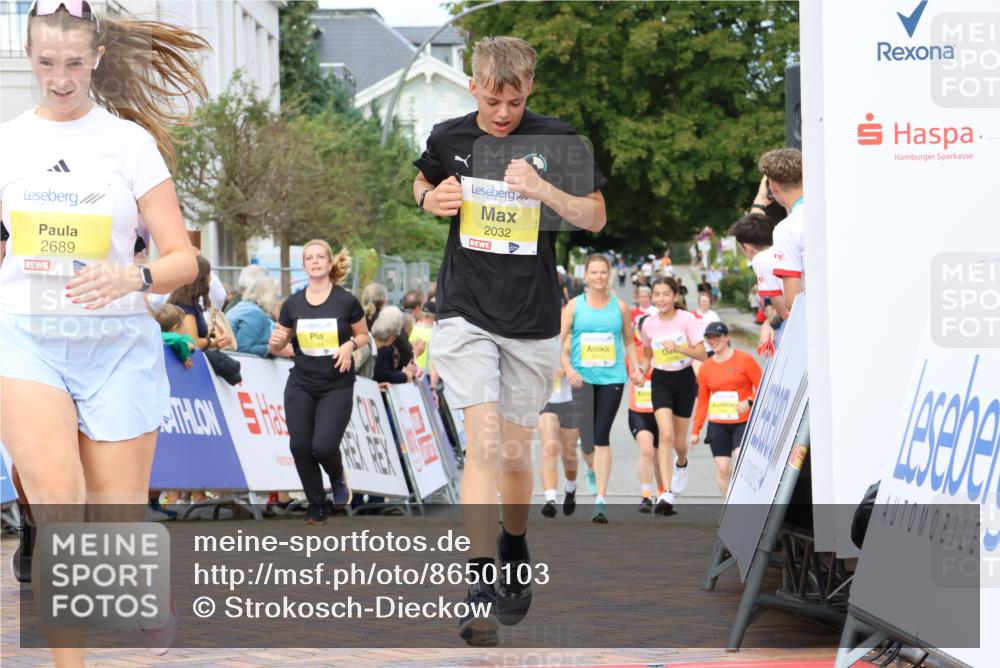 31.08.2025 - 21. Blankeneser Heldenlauf Strokosch-Dieckow http://msf.ph/oto/8650103 31.08.2025 10:38:48 Ziel 2165, 2163, 2436, 2414, 2308, 2689, 2032 meine-sportfotos.de