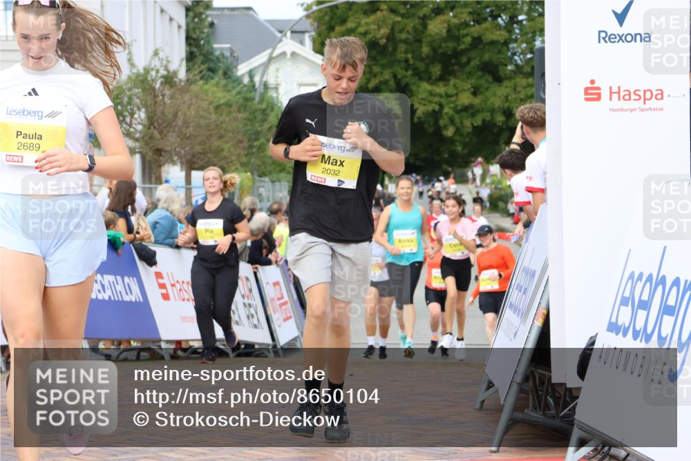 31.08.2025 - 21. Blankeneser Heldenlauf Strokosch-Dieckow http://msf.ph/oto/8650104 31.08.2025 10:38:48 Ziel 2165, 2163, 2436, 2414, 2308, 2689, 2032 meine-sportfotos.de