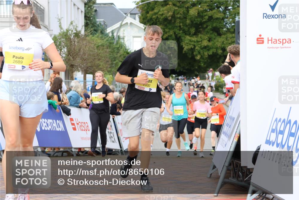31.08.2025 - 21. Blankeneser Heldenlauf Strokosch-Dieckow http://msf.ph/oto/8650106 31.08.2025 10:38:48 Ziel 2165, 2163, 2436, 2414, 2308, 2689, 2032 meine-sportfotos.de