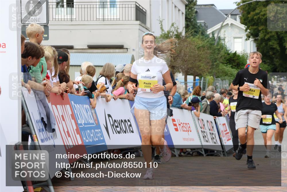 31.08.2025 - 21. Blankeneser Heldenlauf Strokosch-Dieckow http://msf.ph/oto/8650110 31.08.2025 10:38:47 Ziel 2436, 2308, 2689, 2032 meine-sportfotos.de