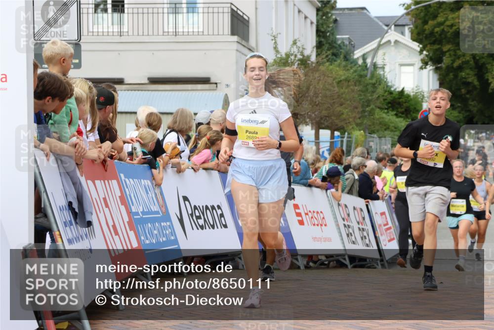 31.08.2025 - 21. Blankeneser Heldenlauf Strokosch-Dieckow http://msf.ph/oto/8650111 31.08.2025 10:38:47 Ziel 2436, 2308, 2689, 2032 meine-sportfotos.de