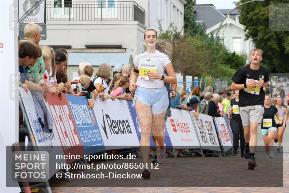 31.08.2025 - 21. Blankeneser Heldenlauf Strokosch-Dieckow http://msf.ph/oto/8650112 31.08.2025 10:38:47 Ziel 2436, 2308, 2689, 2032 meine-sportfotos.de