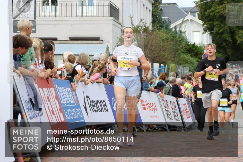 31.08.2025 - 21. Blankeneser Heldenlauf Strokosch-Dieckow http://msf.ph/oto/8650114 31.08.2025 10:38:46 Ziel 2308, 2689, 2032 meine-sportfotos.de