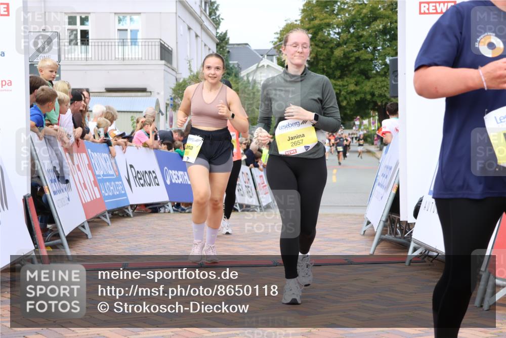 31.08.2025 - 21. Blankeneser Heldenlauf Strokosch-Dieckow http://msf.ph/oto/8650118 31.08.2025 10:38:28 Ziel 2265, 2657, 2038, 2093, 2590 meine-sportfotos.de
