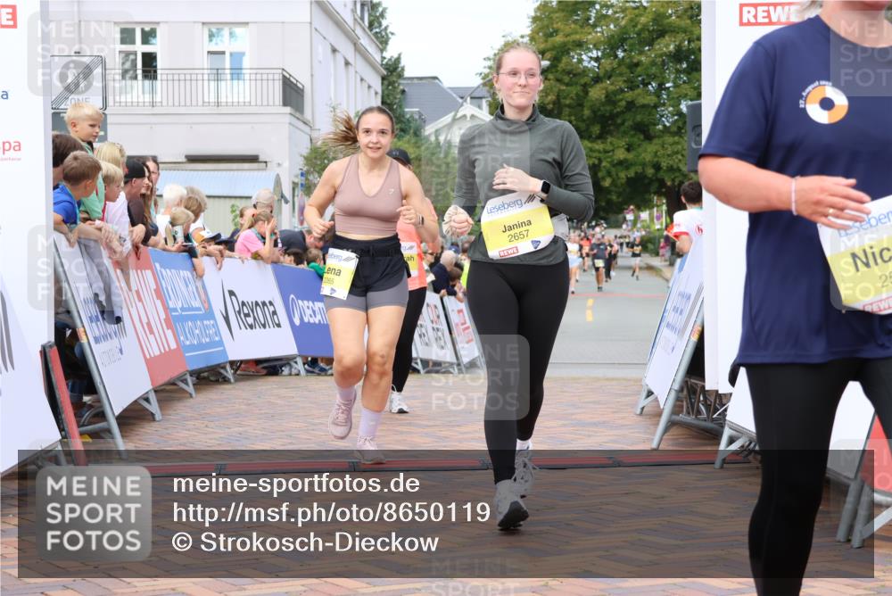 31.08.2025 - 21. Blankeneser Heldenlauf Strokosch-Dieckow http://msf.ph/oto/8650119 31.08.2025 10:38:28 Ziel 2265, 2657, 2038, 2093, 2590 meine-sportfotos.de