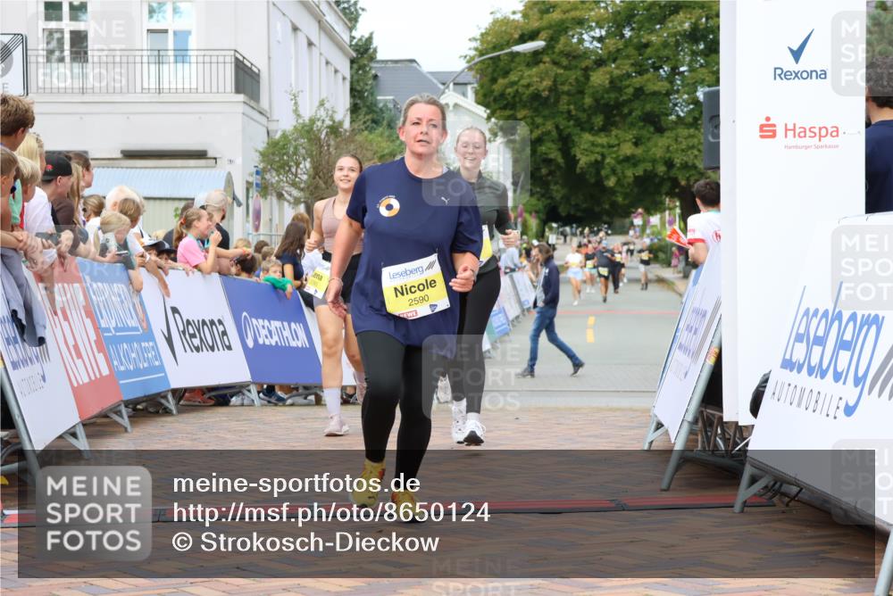 31.08.2025 - 21. Blankeneser Heldenlauf Strokosch-Dieckow http://msf.ph/oto/8650124 31.08.2025 10:38:26 Ziel 2454, 2265, 2657, 2038, 2093, 2589, 2590 meine-sportfotos.de