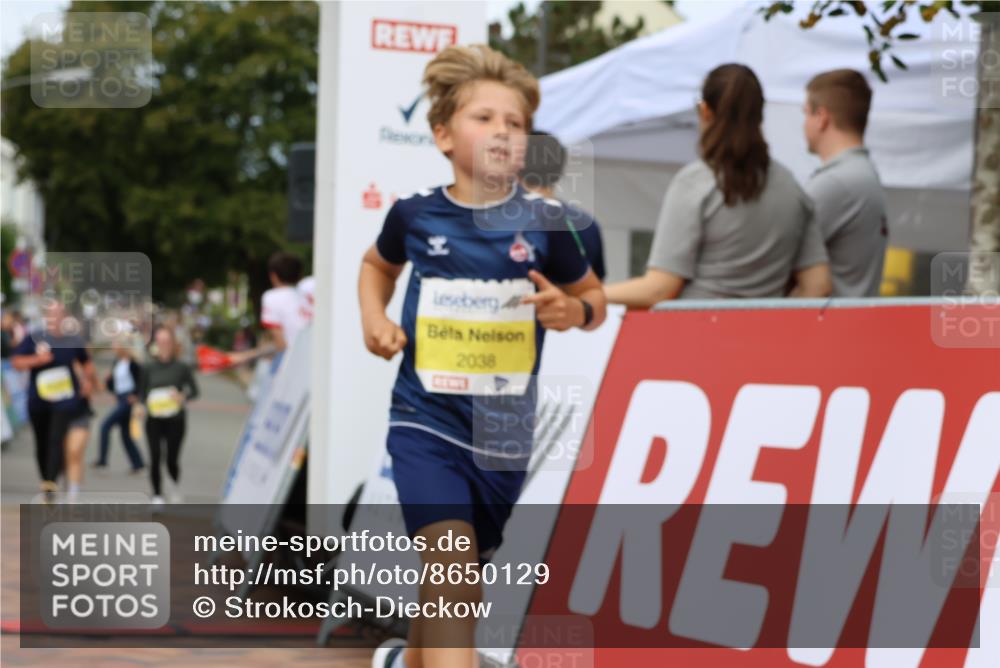 31.08.2025 - 21. Blankeneser Heldenlauf Strokosch-Dieckow http://msf.ph/oto/8650129 31.08.2025 10:38:22 Ziel 2454, 2038, 2589, 2590 meine-sportfotos.de