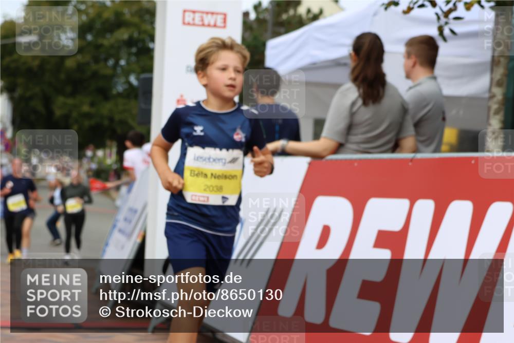 31.08.2025 - 21. Blankeneser Heldenlauf Strokosch-Dieckow http://msf.ph/oto/8650130 31.08.2025 10:38:22 Ziel 2454, 2038, 2589, 2590 meine-sportfotos.de