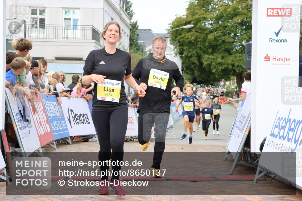 31.08.2025 - 21. Blankeneser Heldenlauf Strokosch-Dieckow http://msf.ph/oto/8650137 31.08.2025 10:38:19 Ziel 2686, 2360, 2454, 2038, 2589 meine-sportfotos.de