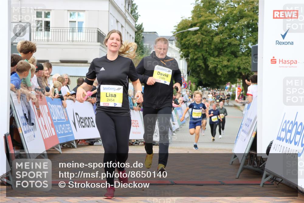 31.08.2025 - 21. Blankeneser Heldenlauf Strokosch-Dieckow http://msf.ph/oto/8650140 31.08.2025 10:38:18 Ziel 2686, 2360, 2454, 2038, 2589 meine-sportfotos.de