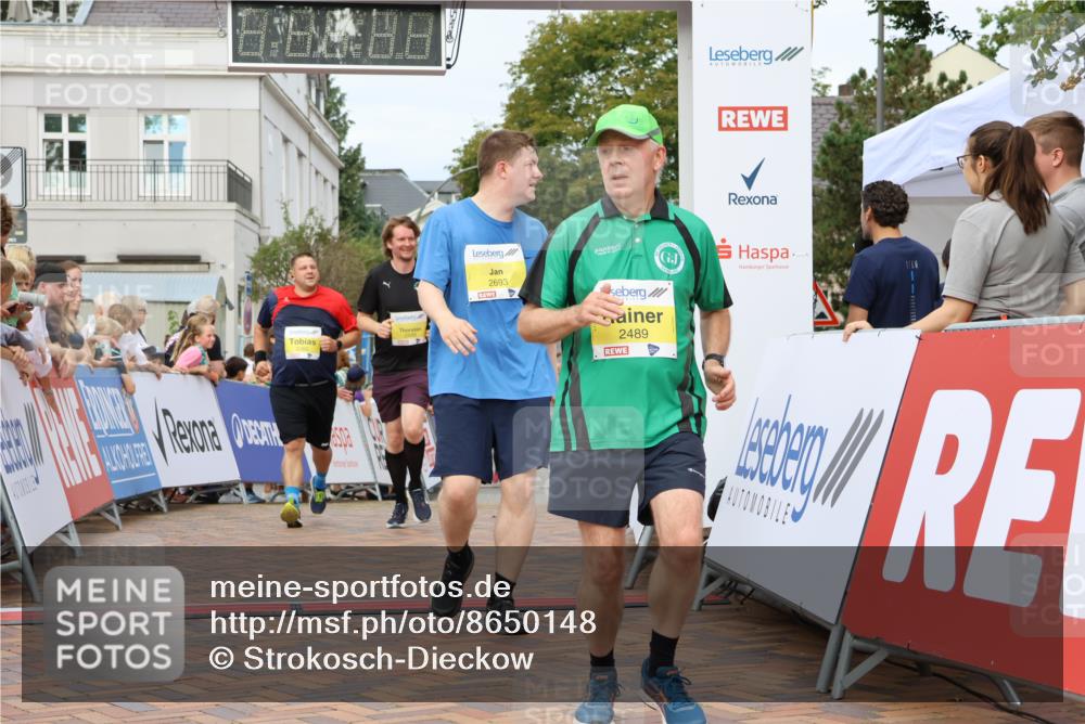 31.08.2025 - 21. Blankeneser Heldenlauf Strokosch-Dieckow http://msf.ph/oto/8650148 31.08.2025 10:38:10 Ziel 2686, 2360, 2693, 2489, 2081, 2094 meine-sportfotos.de