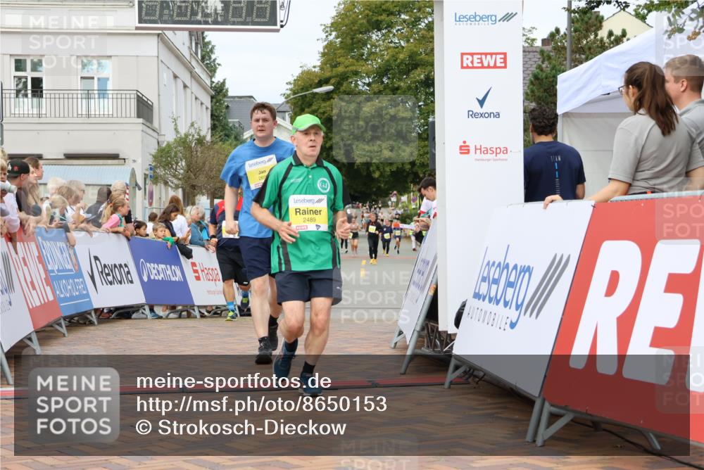 31.08.2025 - 21. Blankeneser Heldenlauf Strokosch-Dieckow http://msf.ph/oto/8650153 31.08.2025 10:38:09 Ziel 2686, 2360, 2693, 2489, 2082, 2081, 2597, 2094 meine-sportfotos.de