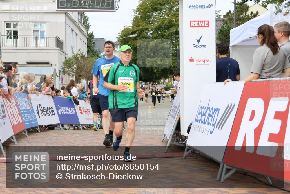 31.08.2025 - 21. Blankeneser Heldenlauf Strokosch-Dieckow http://msf.ph/oto/8650154 31.08.2025 10:38:09 Ziel 2686, 2360, 2693, 2489, 2082, 2081, 2597, 2094 meine-sportfotos.de