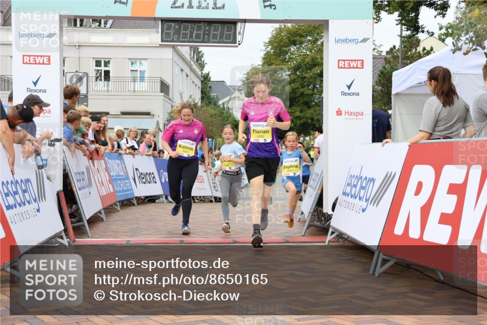 31.08.2025 - 21. Blankeneser Heldenlauf Strokosch-Dieckow http://msf.ph/oto/8650165 31.08.2025 10:38:02 Ziel 2082, 2081, 2597, 2094 meine-sportfotos.de